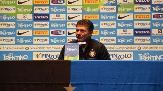 Mazzarri ad un tifoso: "Noi competitivi? Speriamo..."