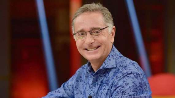 Bonolis punge la Juve: "Un'inca**atura ogni tanto non fa male. C'è chi porta cicatrici da decenni"