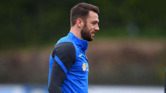 De Vrij: "Io, Bastoni e Skriniar come una band. Un brano per Inzaghi? Ci penserò"