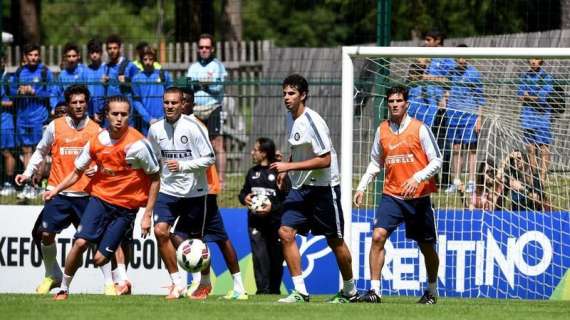 SEDUTA POMERIDIANA 10.07.14 - Parte finale con lavoro atletico. Kuz a Juan Jesus: "Sei in forma!". Applausi per WM