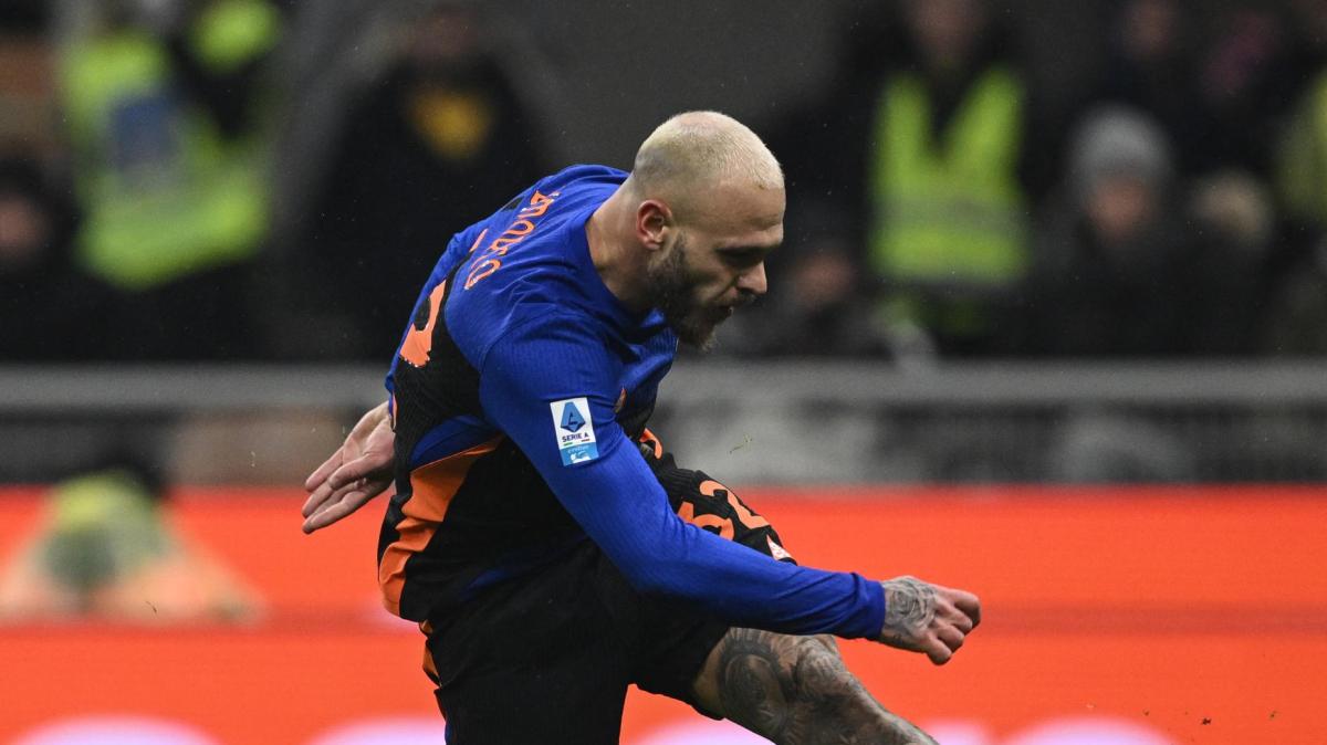 Assist in Serie A, Dimarco vola in testa alla classifica. Nella top 5 c'è anche Barella 