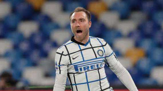 Inter avanti con un piccolo passo: Eriksen rimedia alla goffa autorete di Handanovic, a Napoli finisce 1-1