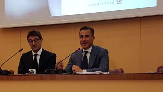 Covid-19, Cannavaro in prima linea: donate 30mila mascherine all'ospedale Cotugno di Napoli