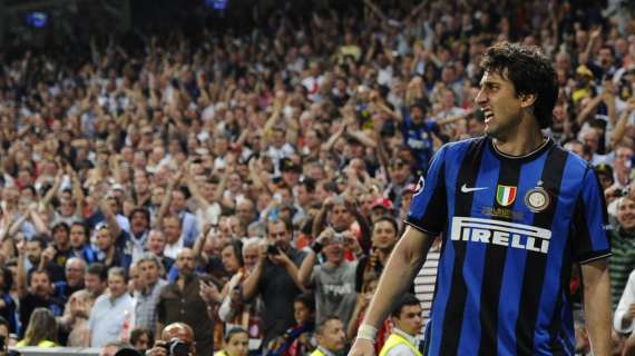 Milito compie 44 anni, l'Inter: "Resterà sempre il Principe che ha realizzato una straordinaria favola"