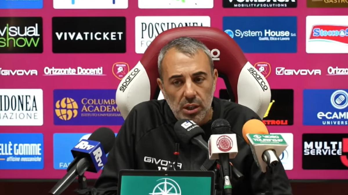 Bufera Reggina per i casi Blondett e Montalto, il tecnico Torrisi: "Succede anche in altri club, prendete Icardi"