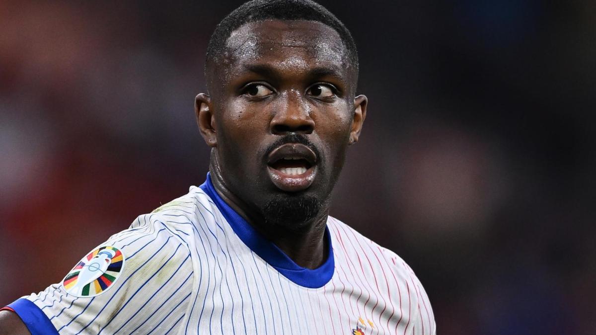 VIDEO - La Francia torna alle origini: Thuram bacia la maglia dell'Olympique de Neuilly