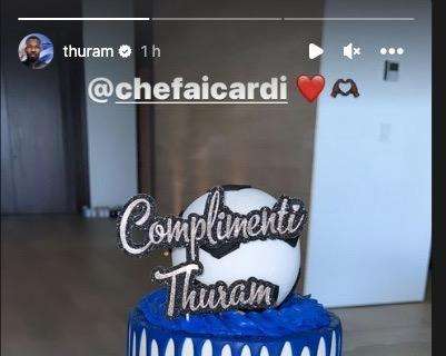 Marcus Thuram festeggia il suo arrivo all'Inter... con una torta al 100% nerazzurra
