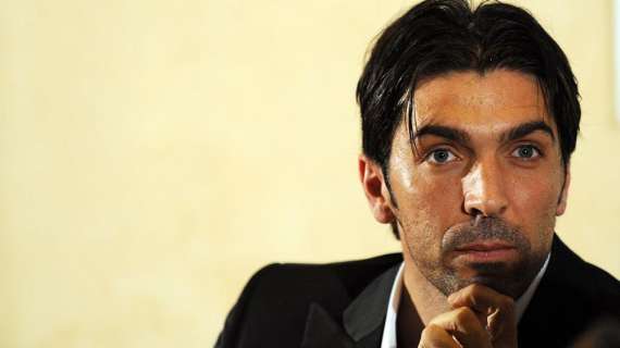 Buffon si arrende: "Scudetto all'Inter"