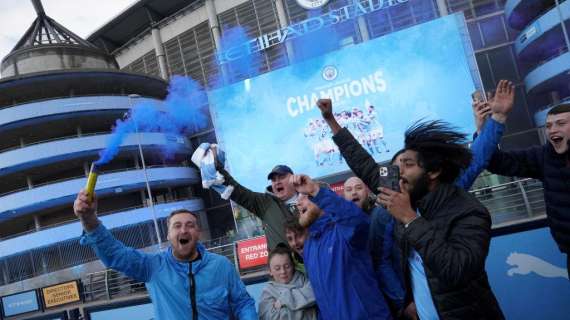 Il Leicester batte lo United, il City ringrazia: la squadra di Guardiola torna sul trono della Premier League