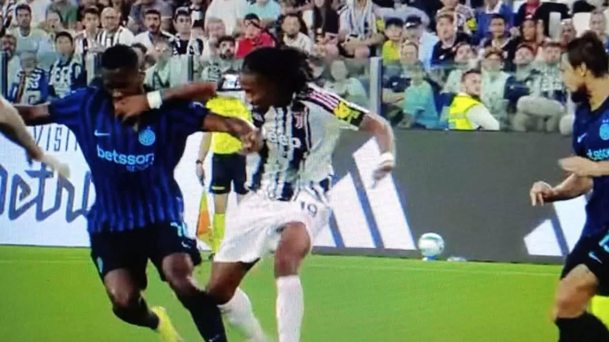 Cesari: "Milan-Fiorentina? Ricordiamo cosa disse Rocchi del contatto Bonny-Thuram. E c'è un altro errore grave"