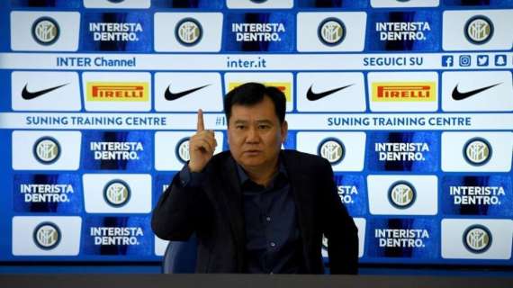 Zhang sr. a Milano: nel menù saluto a Conte, visita della sede e Champions. L'Inter: "Lui vicino al club"