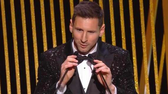 Pallone d'Oro, Messi aggiunge il 7° alla sua collezione: battuto Lewandowski