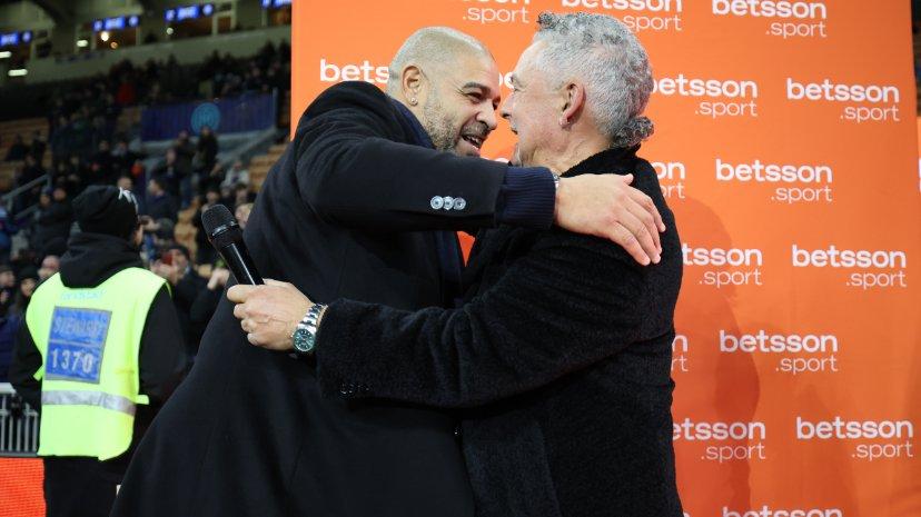 Il Derby d'Italia di Betsson.sport: l'abbraccio tra Baggio e Adriano e beneficenza