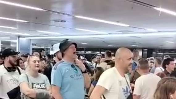 VIDEO - Febbre da finale già cominciata: sfida di cori tra tifosi nerazzurri e Citizens in aeroporto