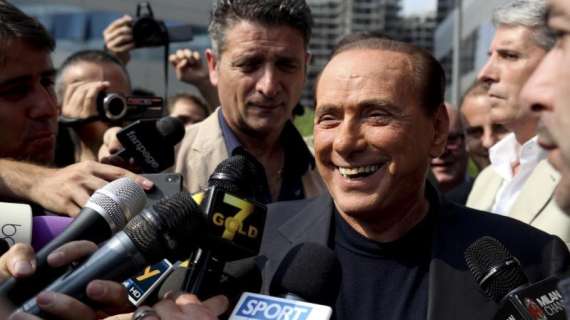 Berlusconi annuncia: "Continueremo a giocare a San Siro, ma non smetteremo di guardarci intorno" 