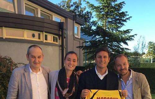 La famiglia di Morosini ad Appiano per donare la maglia di Piermario a Zanetti: "La custodirò con affetto"