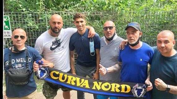 Hakimi arriva all'Inter, la Curva Nord lo accoglie: "Nell'auspicio di un radioso futuro da condividere insieme" 