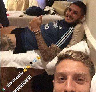 FOTO - Icardi e Papu Gomez, relax in albergo