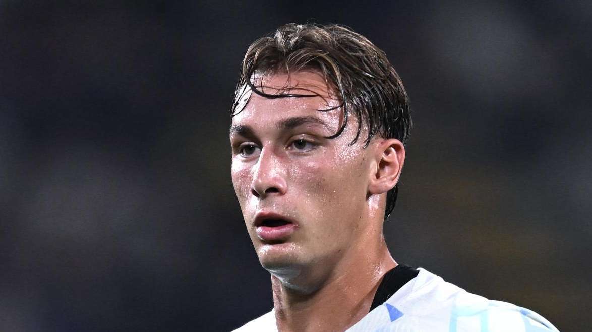 Primi minuti per Pio Esposito in nazionale, l'Inter: "Complimenti per l'esordio in maglia azzurra"