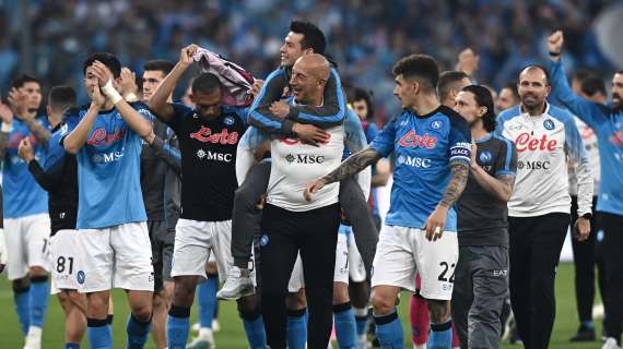 VIDEO - Il Napoli festeggia con una vittoria, un rigore di Osimhen stende la Fiorentina: gli highlights