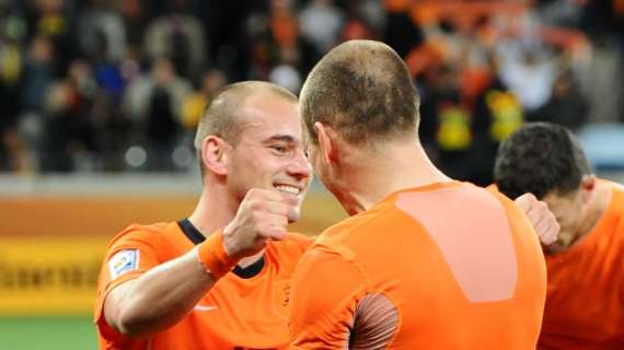 CdS - Sneijder cerca di convincere Robben a seguirlo