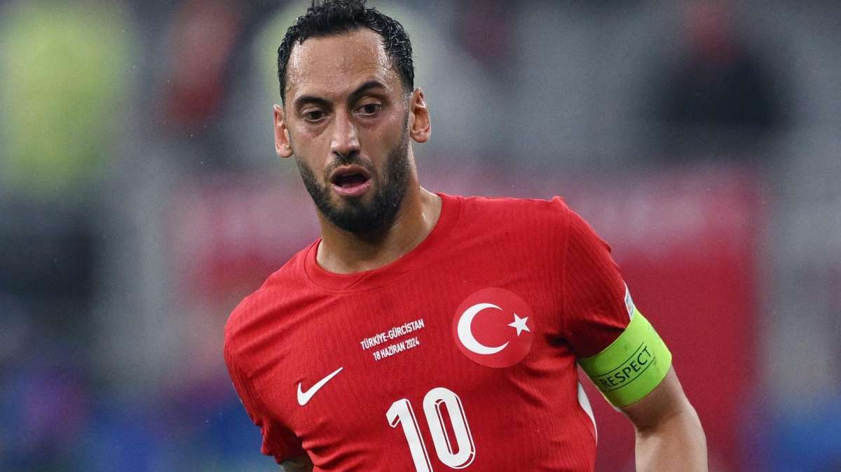 Calhanoglu: "Pronto al Mondiale da capitano della Turchia. Montella..."