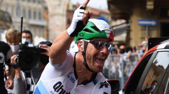 Giro, Nizzolo vince a Verona e l'Inter si congratula: "Un Campione d'Italia non può che essere interista"