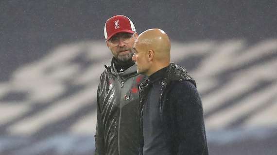 Guardiola e Klopp richiedono i 5 cambi in Premier: "Così non proteggiamo i calciatori"