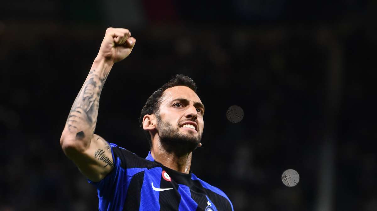 Sky - Acerbi vince il ballottaggio con De Vrij, niente panca per Calhanoglu: titolare al posto di Mkhi