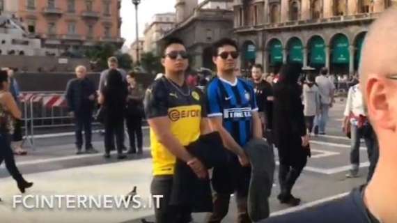 VIDEO - Inter-Dortmund, vecchi e nuovi idoli spuntano tra i tifosi in Duomo