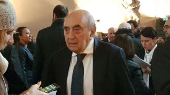 Ferlaino, ex presidente Napoli: "Perché licenziai Simoni? Per gelosia. Mi disse che aveva già firmato con l'Inter"