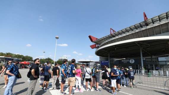 Corsera - Test Green pass superato al Meazza: code agli ingressi, ma niente liti