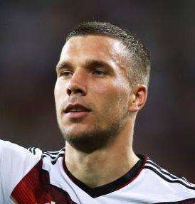 Arsenal, bottino pieno con Podolski in panchina