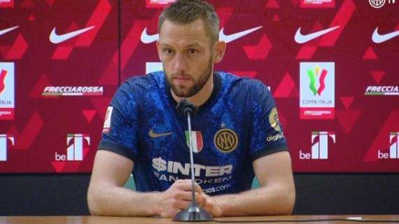 De Vrij in conferenza: "C'è da migliorare ma abbiamo avuto lo spirito giusto per vincerla. Ora ce la godiamo"