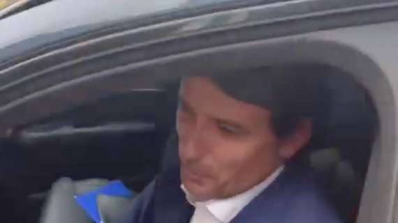 VIDEO - Inzaghi esce dalla sede dell'Inter dopo il rinnovo: "Molto felice". E un sorriso su Lukaku 