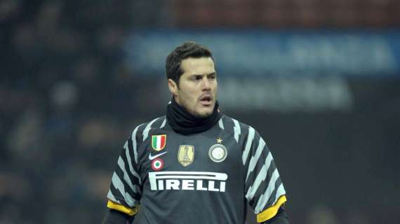 Striscioni allo stadio: pro Julio Cesar, contro Vieri