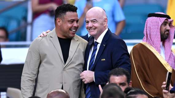 Ronaldo scherza con Infantino: "Il Mondiale per Club è arrivato un po' in ritardo, signor presidente"
