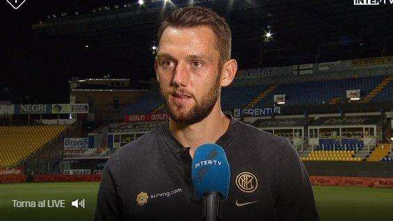 De Vrij: "Un peccato aver perso la finale di Europa League, resta la delusione". Poi scherza su Luuk de Jong