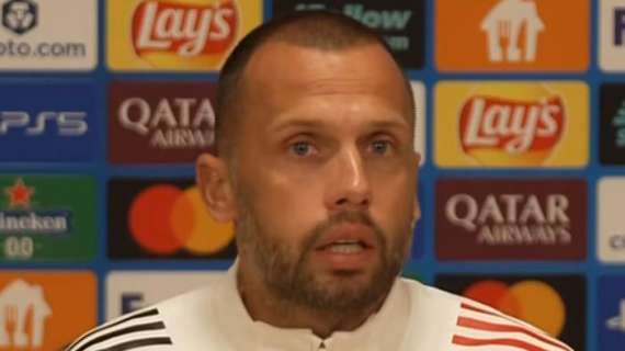 Ajax, Heitinga: "Avrei preferito affrontare l'Inter più avanti. Sarò felice di riabbracciare Chivu"