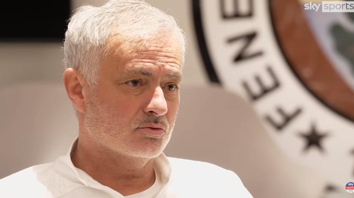 Mourinho ricorda Silvino: "Continuerò ad ascoltarti". Nel post un'immagine di Inter-Siena
