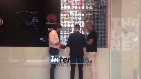 VIDEO - Nella sede dell'Inter arriva Graziano Battistini, agente di Caprile e Cragno