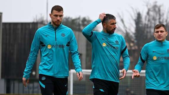 Il saluto di Dzeko per Kolarov: "Riuniti all'Inter dalla voglia di vincere. Adesso riposati e divertiti, fratello"