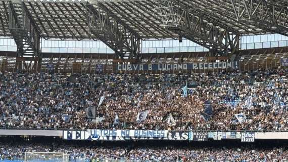 La Curva di Napoli stuzzica quelle di Inter e Milan con striscioni e cori: "Ultras no business"