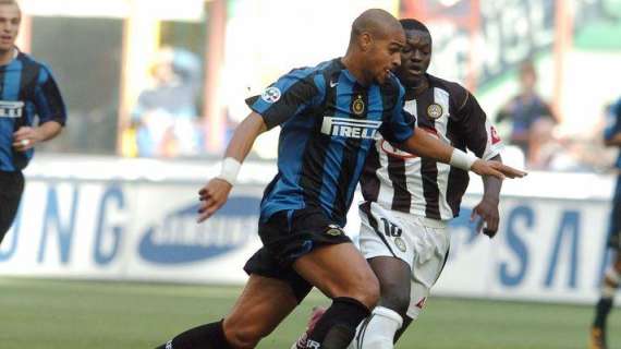Inter-Udinese 2004, doppietta di Adriano che dalla distanza firma una punizione al bacio 