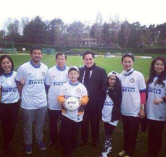 FOTO - Thohir ad Appiano: foto con fans internazionali