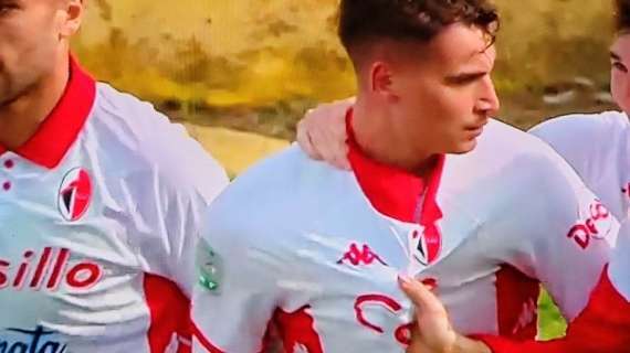 Spettacolo a Marassi, Genoa-Bari finisce 4-3: in mezzo c'è la gemma di Esposito