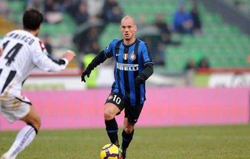 Da Sneijder un segnale d'allarme: "Ho un problema all'inguine!"