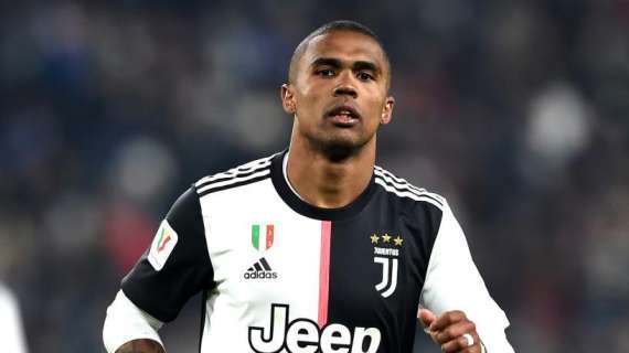 CdS - 2020, fuga da Torino: via pure Douglas Costa. La Juve si spacca in due