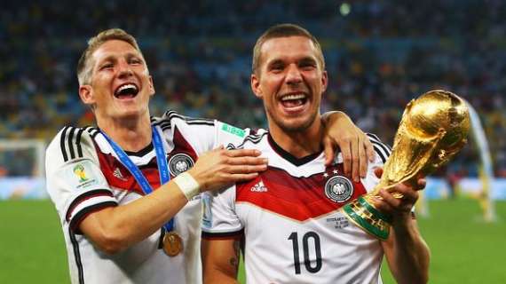 Schweinsteger difende Podolski: "Viene sottovalutato"