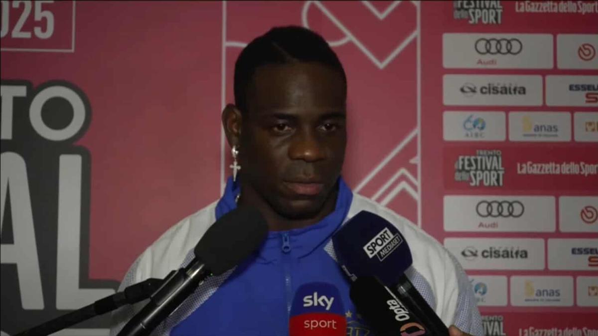 Balotelli: "Pio Esposito ha un talento superiore, mi piacciono quelli come lui. Chivu allenatore? Ci sta"
